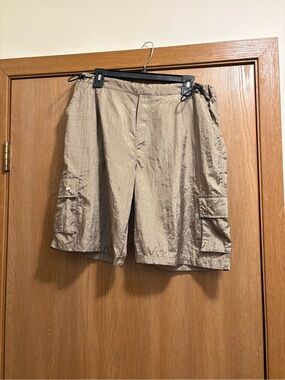 Motel women’s athletic shorts with pockets size m with adjustable waist